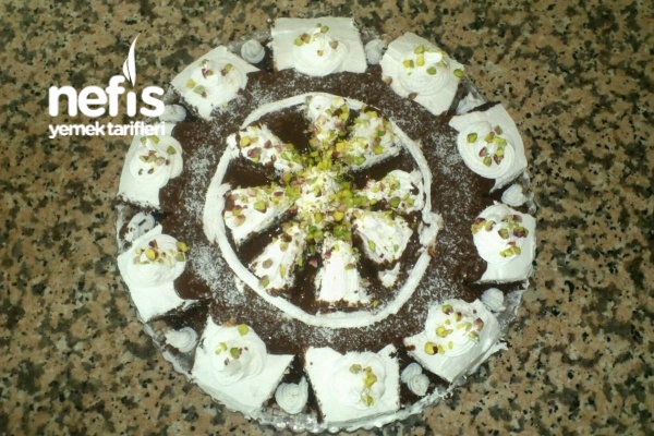 Yaş Pasta Görünümlü Ağlayan Kek Nefis Yemek Tarifleri