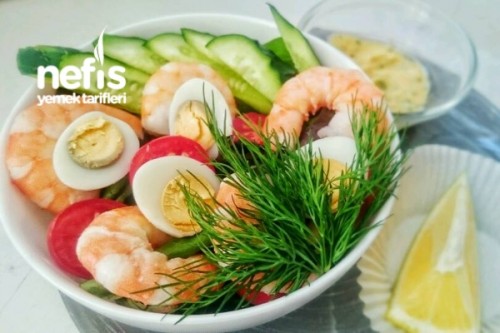 Deniz kokteyli Salata ve diğer lezzetli yemekler Deniz kokteyli Salata ve diğer lezzetli yemekler
