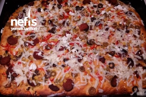 Ev Yapımı Nefis Pizza Yapımı Tarifi