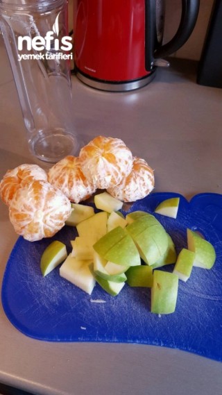 C Vitamin Deposu Elma-mandalin Smoothie
