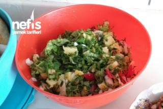 Yeşillikli Patates Salatası Tarifi