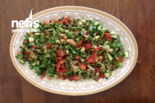 Bol Sebzeli Közlenmiş Patlıcan Salatası Tarifi