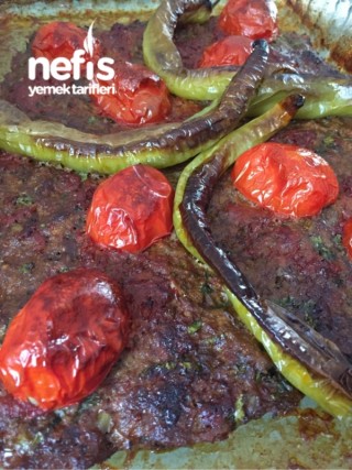 Νόστιμο Tray Kebab από την κουζίνα Hatay
