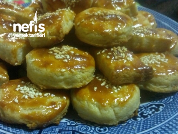 ağızda dağılan tuzlu kurabiye nefis yemek tarifleri
