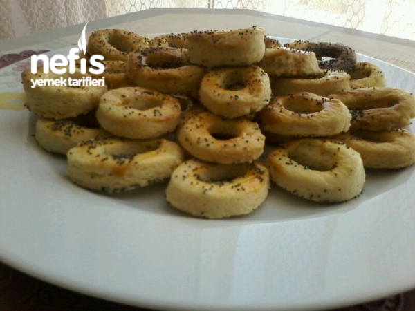 Tuzlu Delik Kurabiye (Kıyır Kıyır) Nefis Yemek Tarifleri