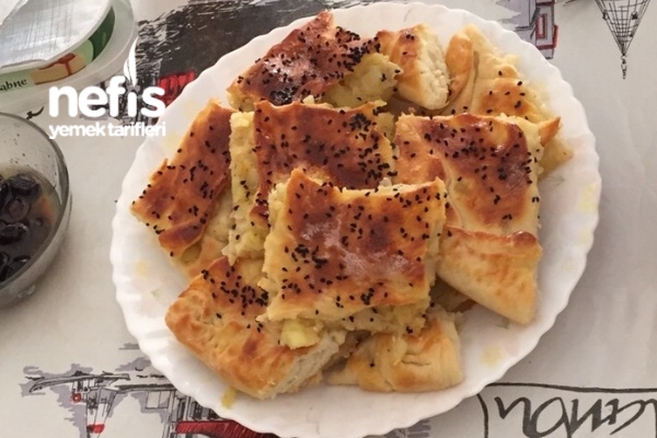 Patatesli Börek ( Ev Yufkasıyla )