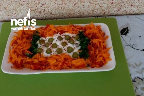 Havuçlu süslü salata Tarifi