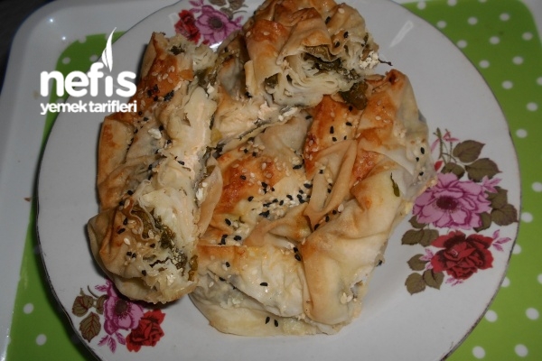 El Açması Lor Peynirli Börek - Nefis Yemek Tarifleri