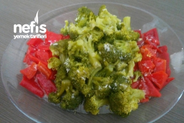 Közlenmiş Kırmızı Biberli Elma Sirkeli Brokolim