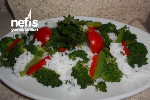 Pirinçli Brokoli Salatası Tarifi