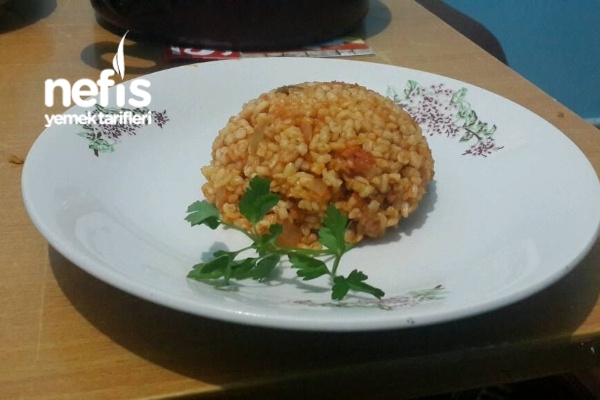 Sarımsaklı Domatesli Bulgur Pilavı