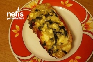 Ispanaklı Bayat Ekmek Pizzası Tarifi