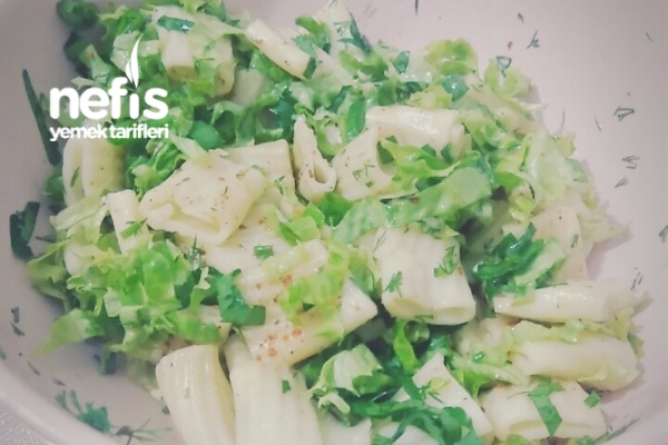 Yeşilli Makarna Salatası