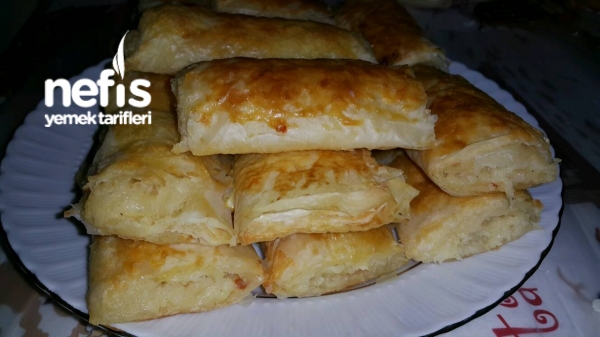Baklavalık Yufkadan Sodalı Rulo Börek Nefis Yemek Tarifleri