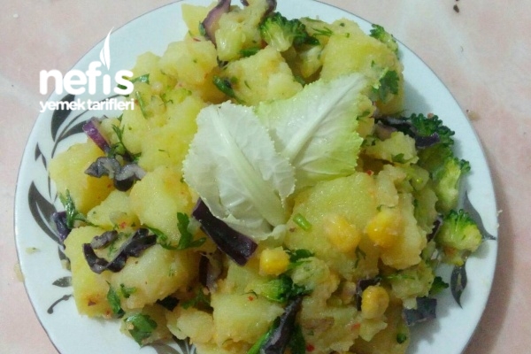 Brokolili Patates Salatası