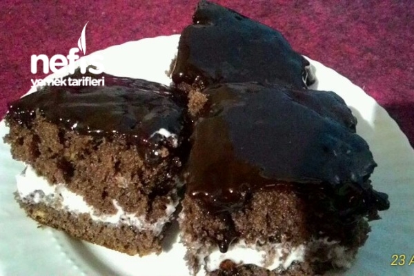Kremalı Çikolata Soslu Ağlayan Kek Nefis Yemek Tarifleri