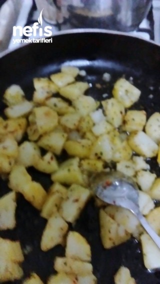 Kahvaltıya Baharatlı Patates
