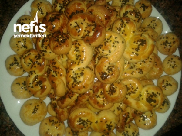 Ağızda Dağılan Tuzlu Kurabiye Tarifi Nefis Yemek Tarifleri 1409321