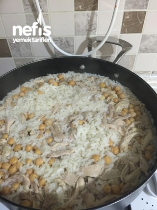 Tavuklu Nohutlu Pirinç Pilavı