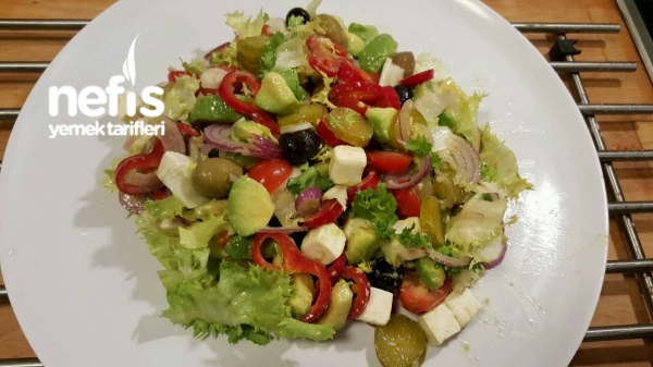 Avocado Salatasi