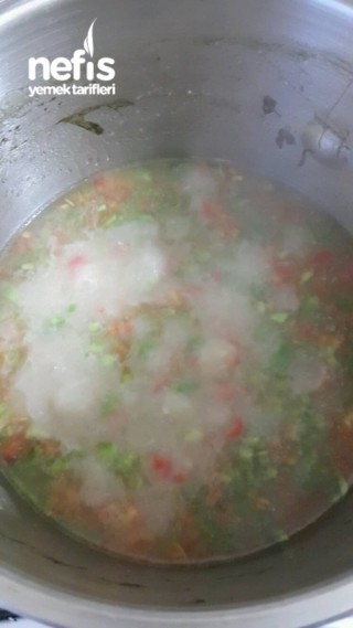 Sebzeli Tarhana Çorbası