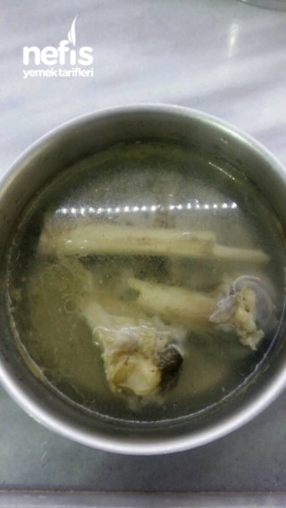 Σούπα λαχανικών μυελού των οστών για μωρά