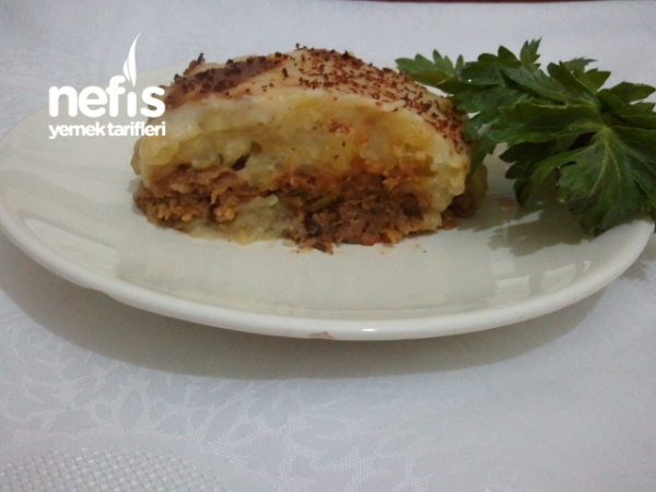 Κεφτεδάκια Hasanpaşa με σάλτσα μπεσαμέλ