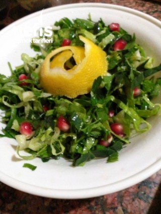 Narlı Ispanaklı Yeşil Salata
