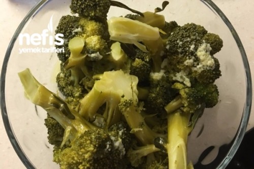 Brokoli Salatası (Pratik) Tarifi