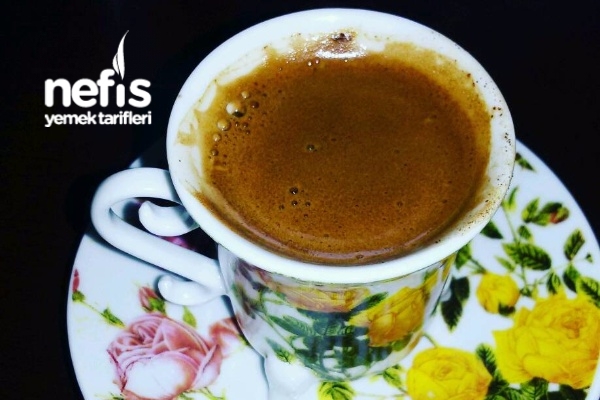 Türk Kahvesi (Orta Şekerli ) Nefis Yemek Tarifleri 1496245