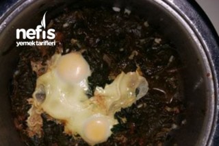 Pişirme Bohçasında 10 Dakikada Yumurtalı Ispanak Tarifi