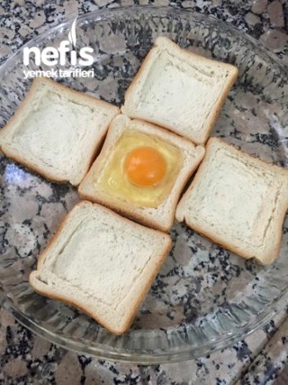 Tost Ekmeğinde Yumurta