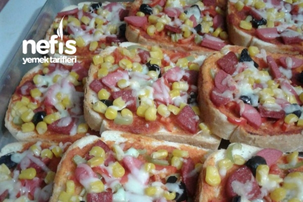Tost Ekmeğinde Pizza Tarifi Nefis Yemek Tarifleri