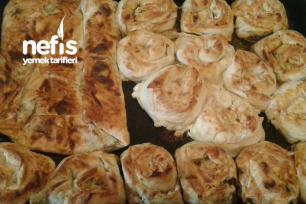 ISPANAKLI GÜL BÖREĞİ ISPANAKLI GÜL BÖREĞİ