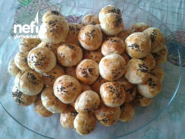 Sıvı Yağlı Kolay Tuzlu Kurabiye Nefis Yemek Tarifleri