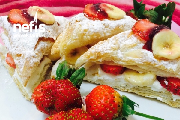 Milföyden Pratik Üçgen Pasta Nefis Yemek Tarifleri