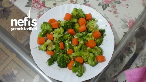 Zeytinyağlı Enfes Brokoli Salatasi