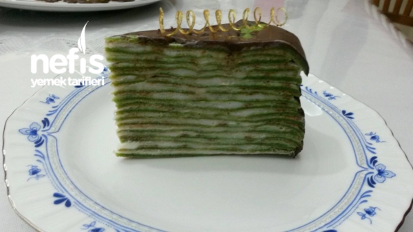 Krepli Yeşil Pasta