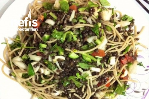 Siyah Mercimekli Tam Buğday Makarna Salatası Tarifi