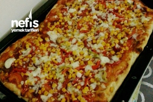 Hazır Ekmek Hamurundan Pratik Pizza Yapılışı Videosu Hazır Ekmek Hamurundan Pratik Pizza Yapılışı Videosu