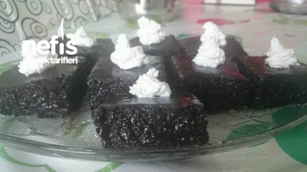 Bol Çikolatalı Soslu Islak Kek (Denemeyen Pişman Olur) Nefis Yemek