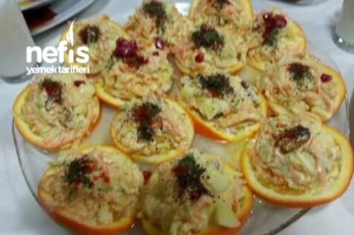 Portakal Çanağında Havuçlu Kereviz Salatası Tarifi