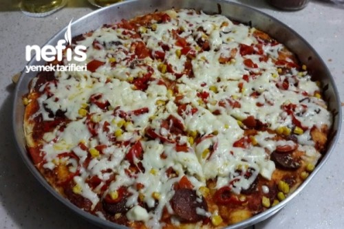 Nefis Pizza Yapımı Tarifi