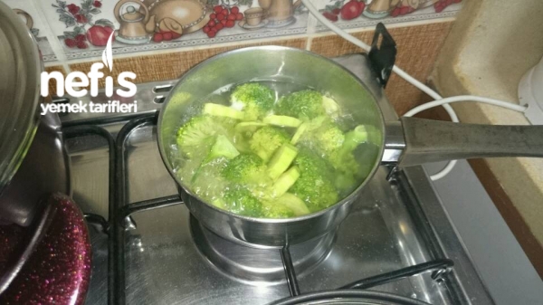 Brokoli Tarhana Çorbası