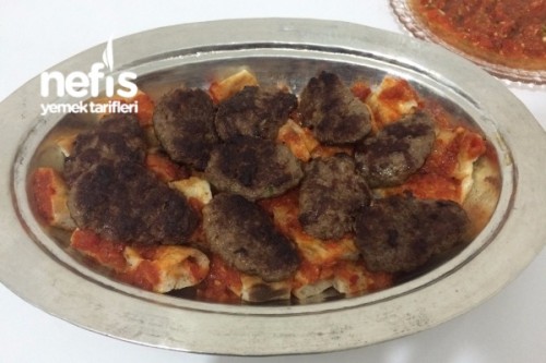 Köfte İskender (Yoğurtsuz Maydanozsuz) Tarifi