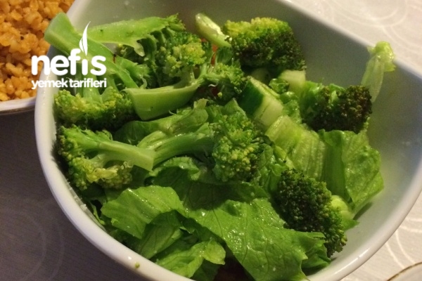Brokolili Yeşil Salata