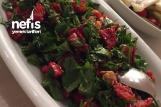 Kurutulmuş Domates Salatası Tarifi