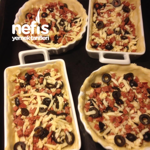 Milföy Hamurundan Mini Pizza Nefis Yemek Tarifleri