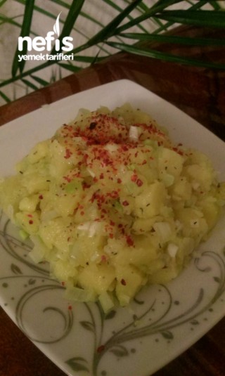 Pirasali Patates Salatasi