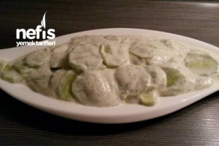 Yoğurtlu Hardallı Salatalık Salatası Tarifi